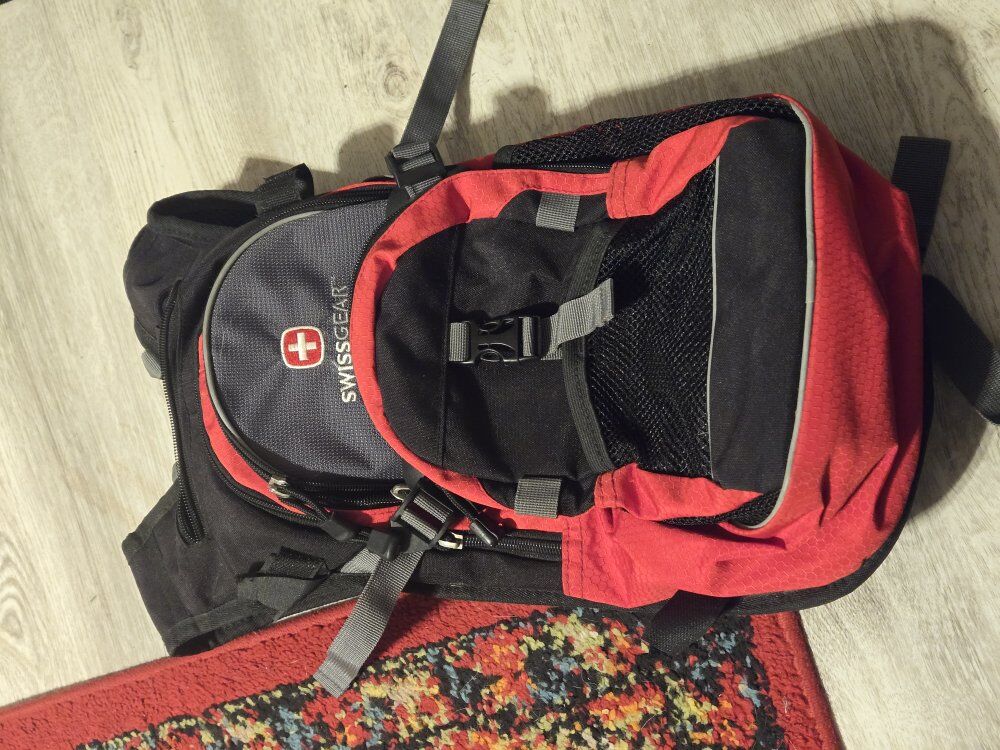 SwissGear hydration pack