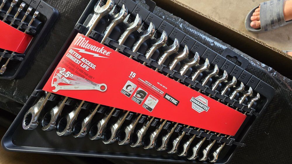 Milwaukee 15pc Ratcheting Combination Wrench Set
I