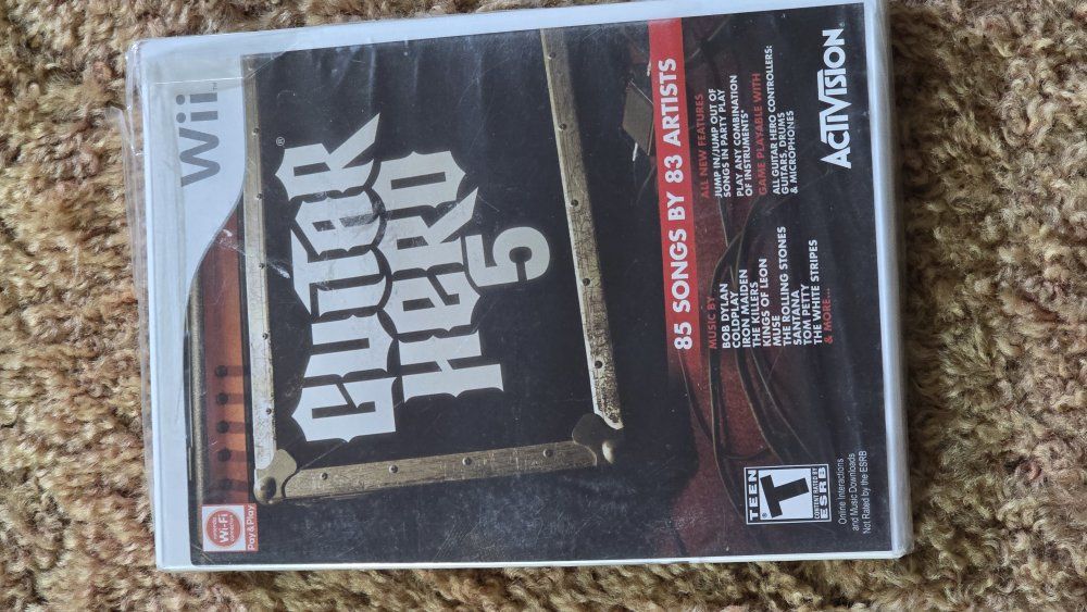 WII GUITAR HERO 5( BRAND NEW )