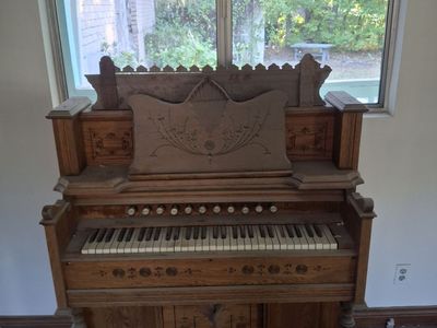 Free antique organ