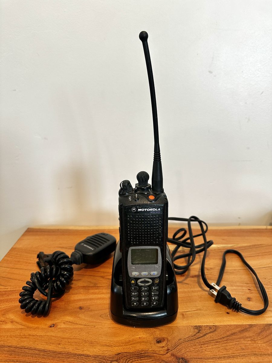 MOTOROLA XTS5000 700 800 MHz P25 Digital Police Fire EMS RADIO H18UCH9PW7AN XTS