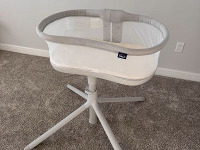 Halo Bassinet - Swivel Sleeper