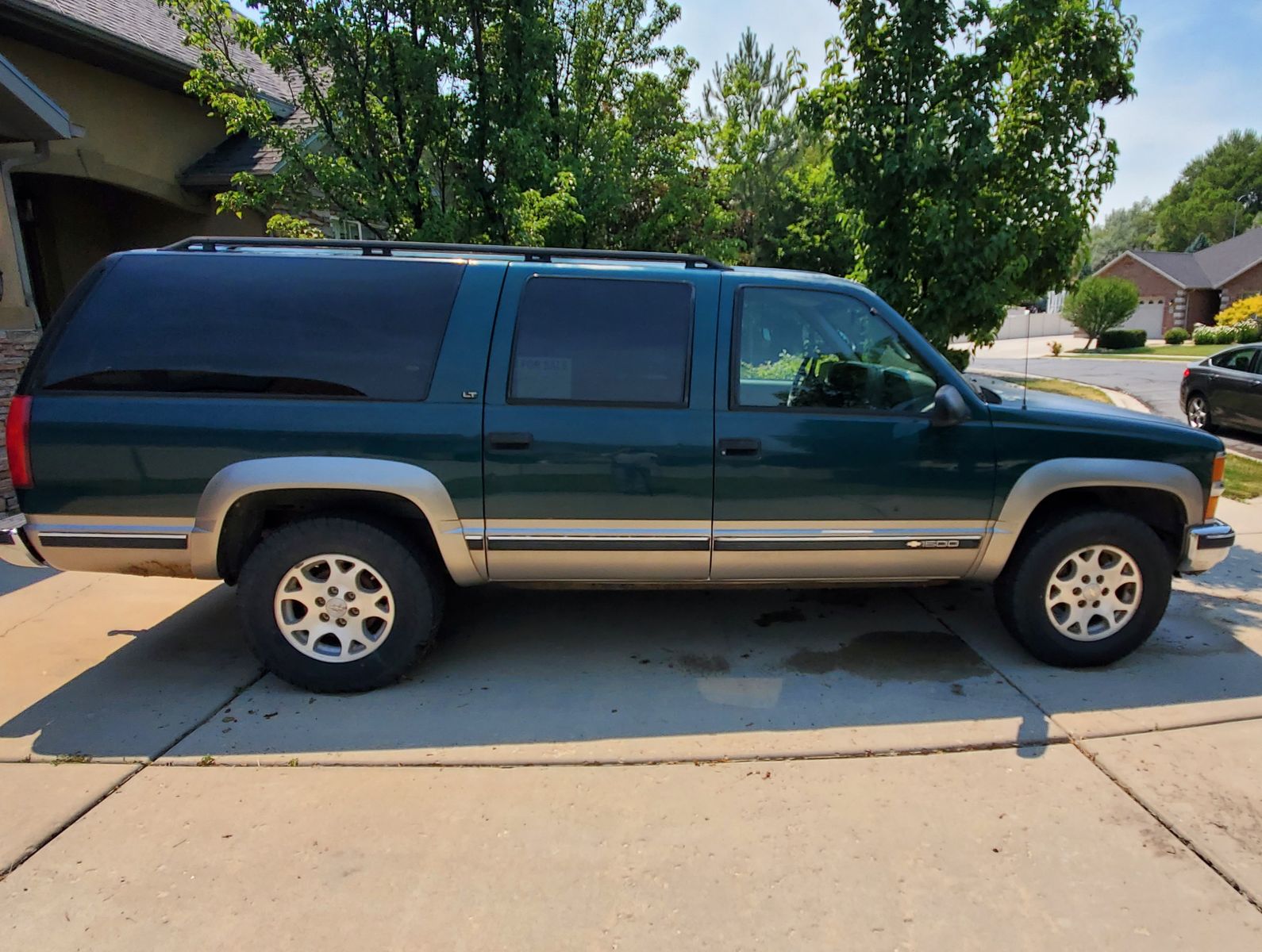 1999 Chevrolet Suburban K1500 LT