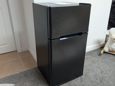 Mini Fridge (2.6 cu ft.)