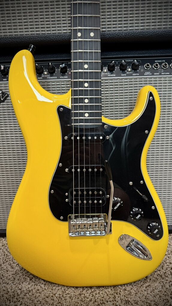 Fender Stratocaster Limited Ferrari Yellow