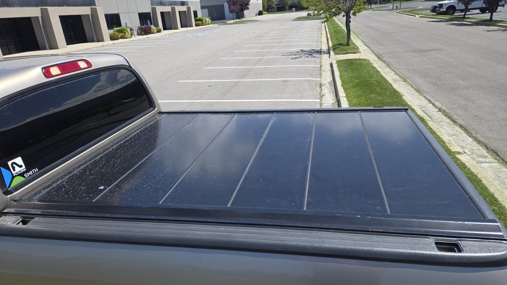 Folding, locking tonneau cover 2006 Tundra DC