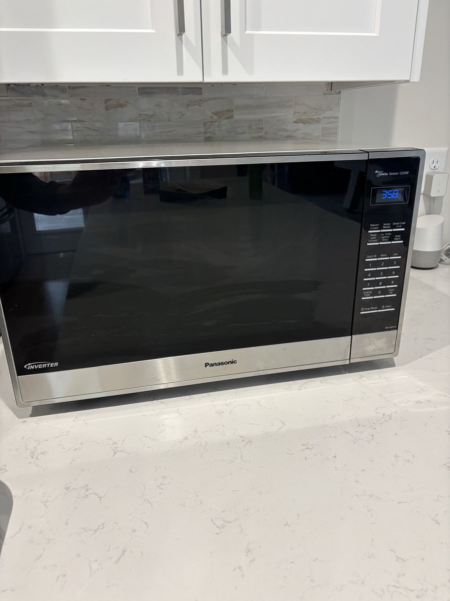 Panasonic 1250W Microwave