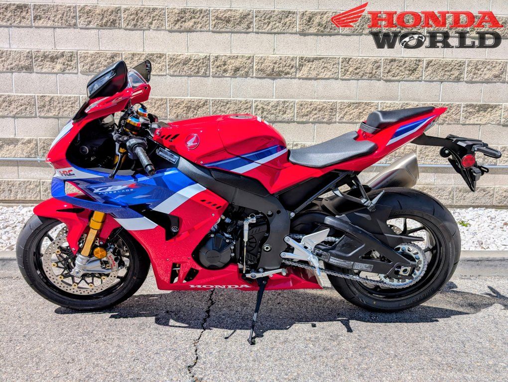 2025 Honda CBR1000RR-R Fireblade
