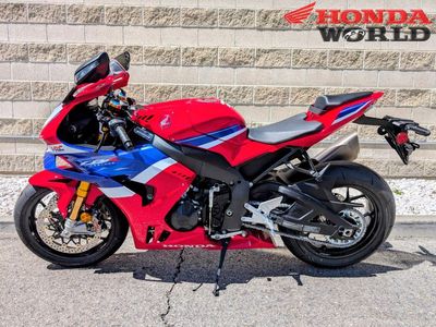 2025 Honda CBR1000RR-R Fireblade