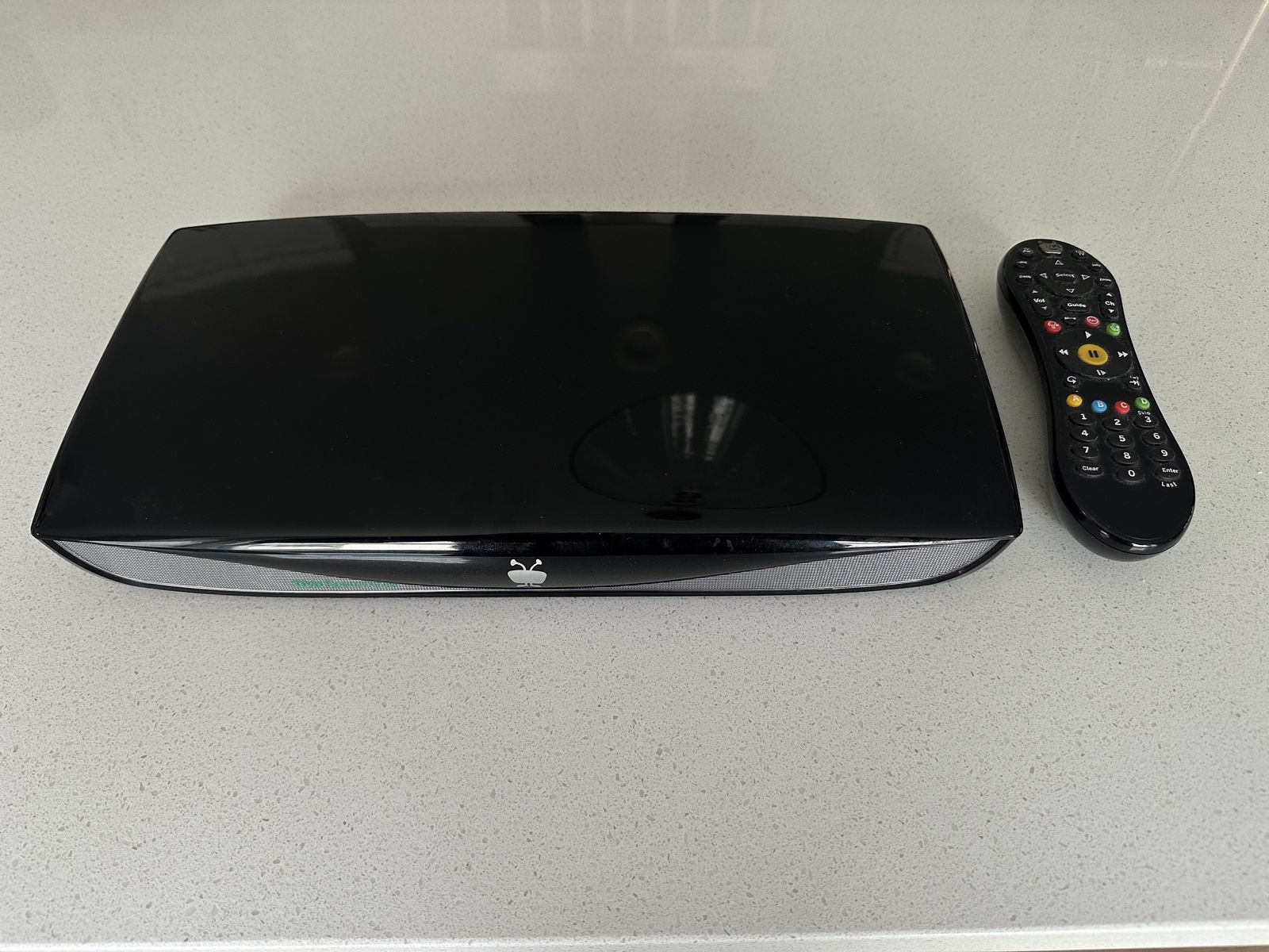 TiVo Roamio OTA TCD846000 w/ Remote and *Lifetime Subscription*