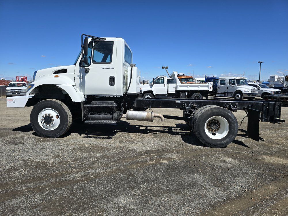 2007 International 7300 4wd Cab and Chassis 97k
