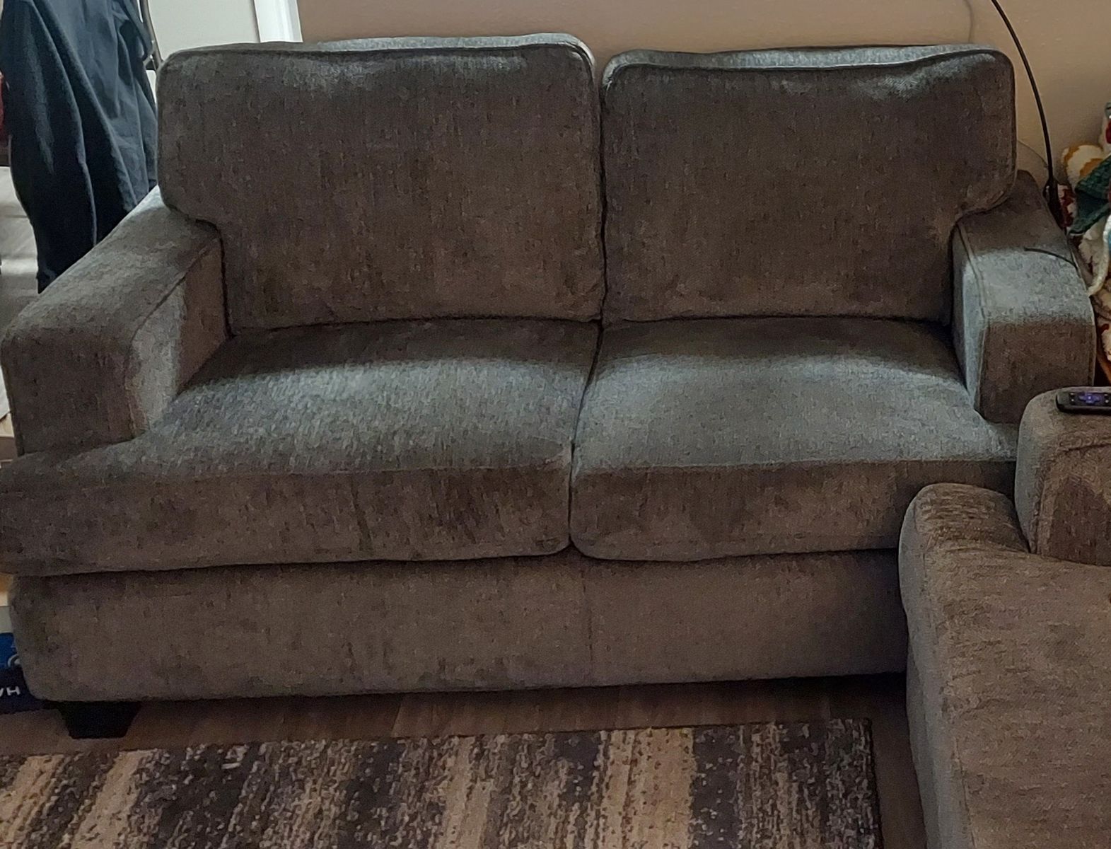 Sofa/Loveseat