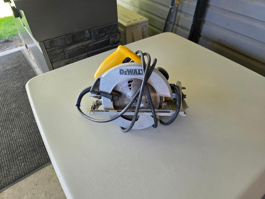 Today DW368 CIRCULAR SAW The DEWALT DW368 is a 7-1/4 inch