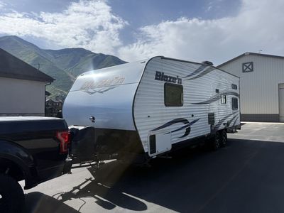 2016 Pacific Coachworks Blaze’N 25 foot toy hauler