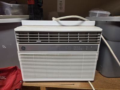 Window air conditioner
