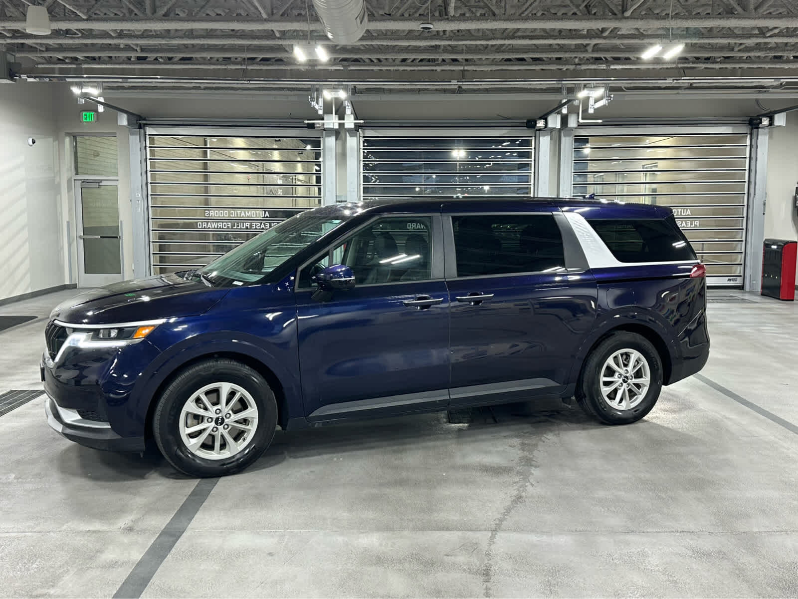 2024 Kia Carnival LX