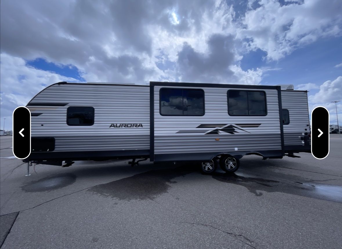 36 ft 2025 Forest River Aurora - Sleeps 8!