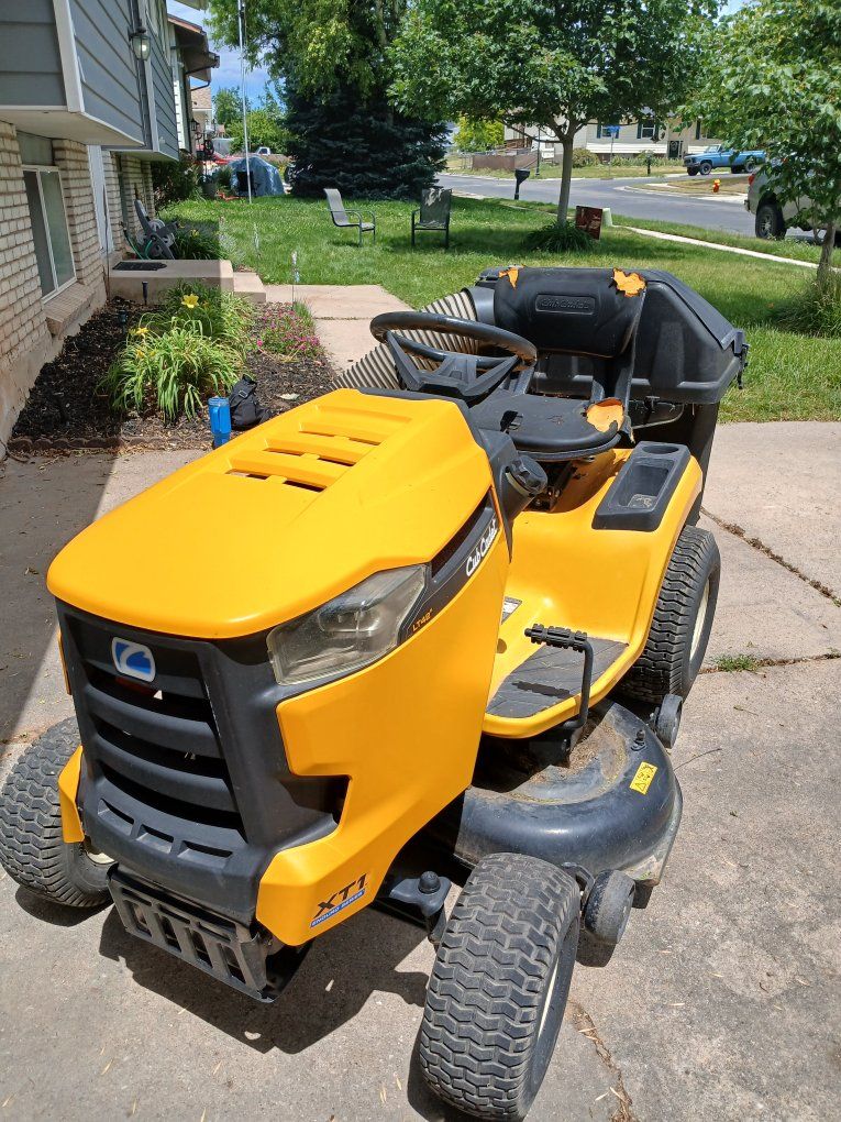 cub cadet riding lawn mower