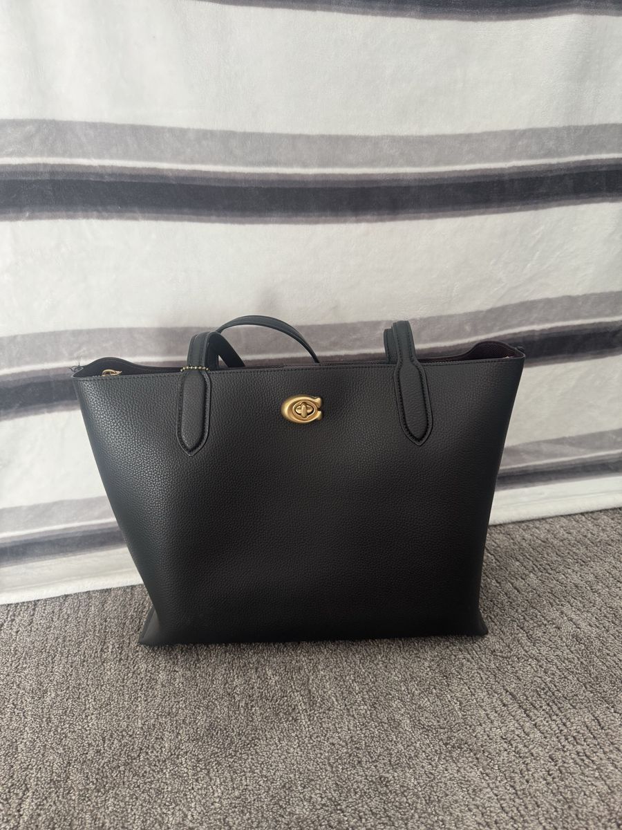 Coach bag, only used it 3 times and decided I don’t want it anymore