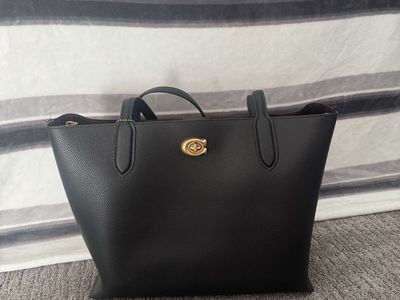 Coach bag, only used it 3 times and decided I don’t want it anymore