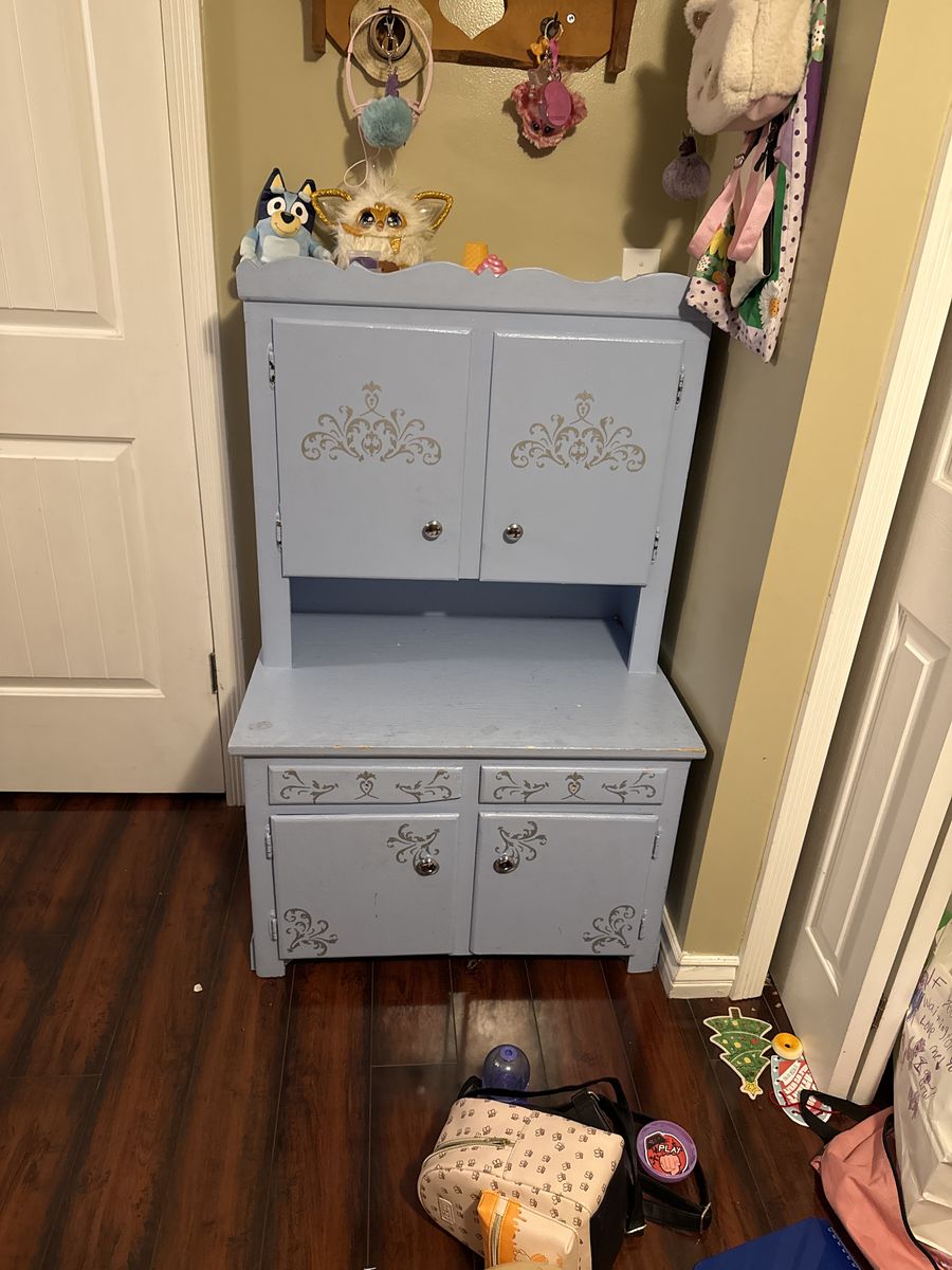 Free Mini Childs Cabinet