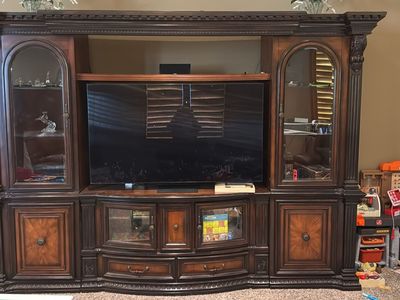 RC Willey Grand Estates 6-Piece Solid Wood Entertainment Center - Glass Displays & Storage