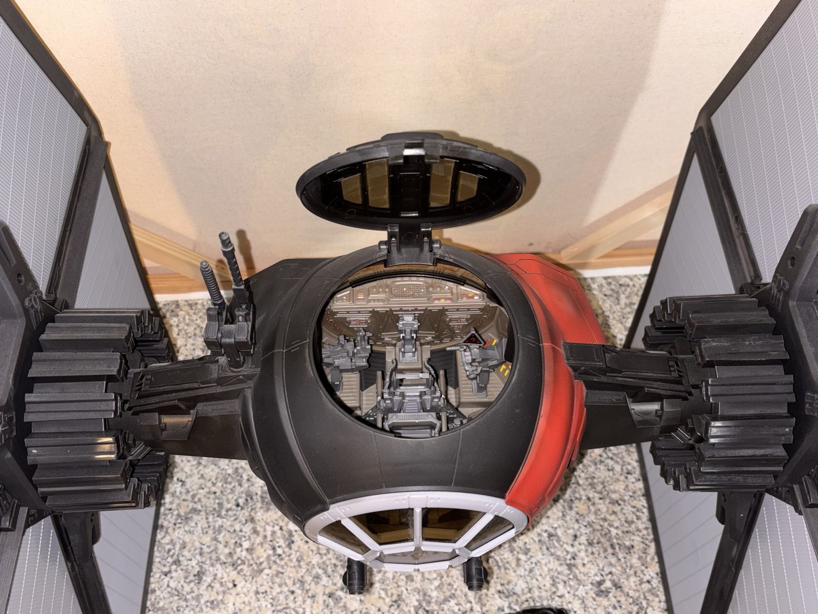 Main image 4