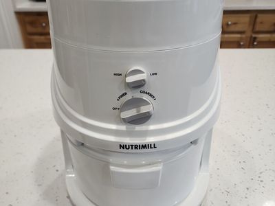 NUTRIMILL CLASSIC WHEAT GRAIN FLOUR MILL GRINDER GENTLY USED BOWL & LID BRAND NEW BREAD BAKING ESSENTIAL
