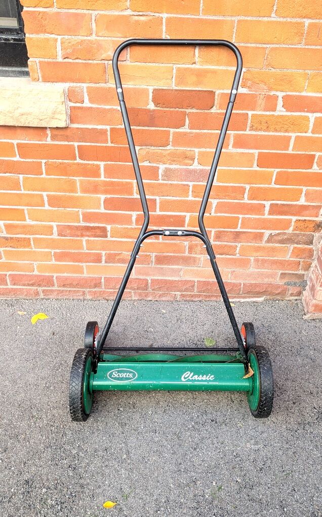 Scotts Manual Mower