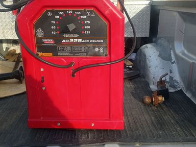 LINCOLN AC 225 ARC WELDER