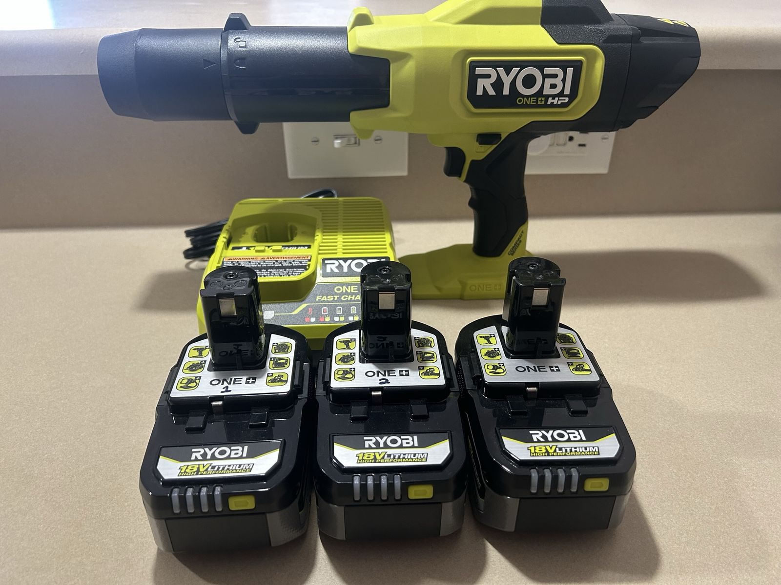 Ryobi 18V ONE+ HP COMPACT BRUSHLESS 220 CFM BLOWER