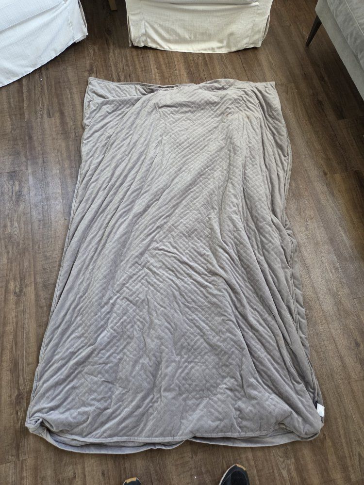 Quilted Grey Weighted Blanket - Comfort & Relaxation