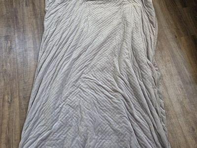 Quilted Grey Weighted Blanket - Comfort & Relaxation