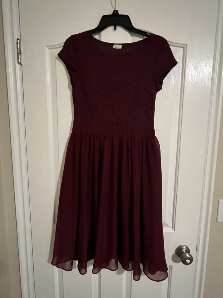 Elegant Burgundy Dress - Size XS
