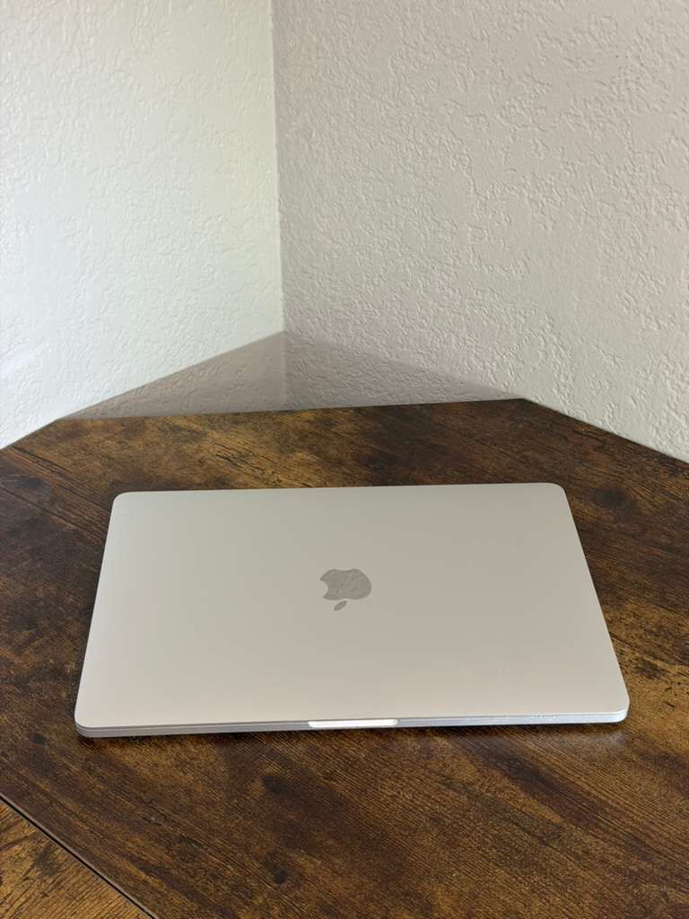 Intel Core i7 Macbook Pro 13”