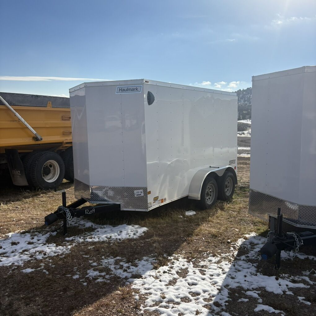 2025 Hallmark Enclosed Trailer