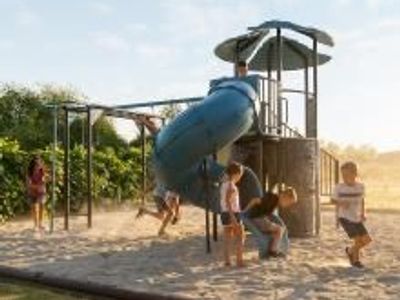 Lifetime Adventure Castle w/ monkey bars