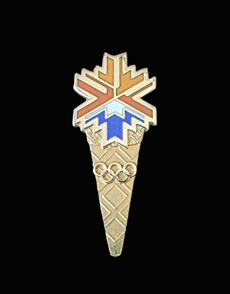 2002 OC Tanner 14K Gold Ice Cream Cone Pin / Rare!  Limited!