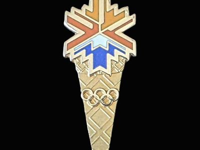 2002 OC Tanner 14K Gold Ice Cream Cone Pin / Rare! Limited!