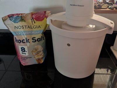Hamilton Beach 68330N 4-Quart Electric Automatic Ice Cream & Frozen Yogurt Maker White