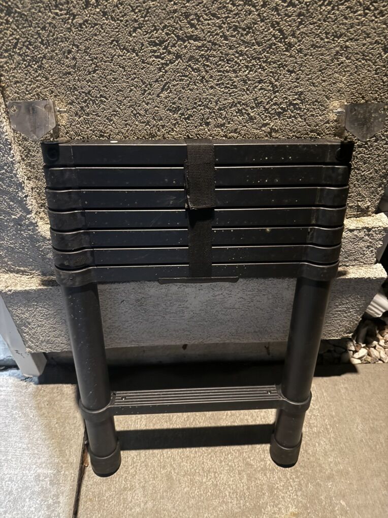 Collapsable Aluminum Ladder