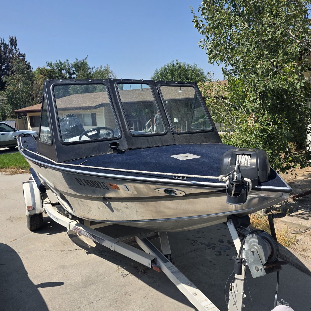 Hewescraft River Runner Aluminum Boat with 90HP Mercury Engine & Trailer