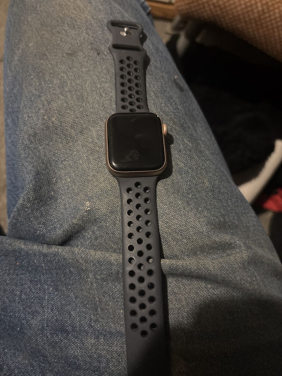 Unlocked Apple Watch Series 5 40mm Smartwatch with Perforated Sport Band 