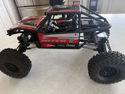 1/10 Axial Capra 4WS Crawler.