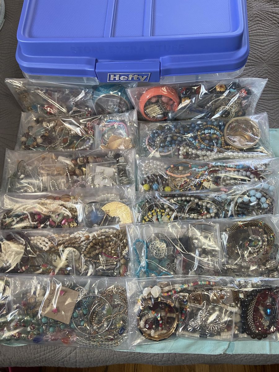 Jewelry Bags (Lot of 12) Nice Look! $300.00