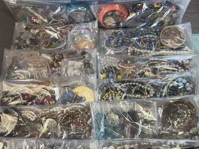 Jewelry Bags (Lot of 12) Nice Look! $300.00