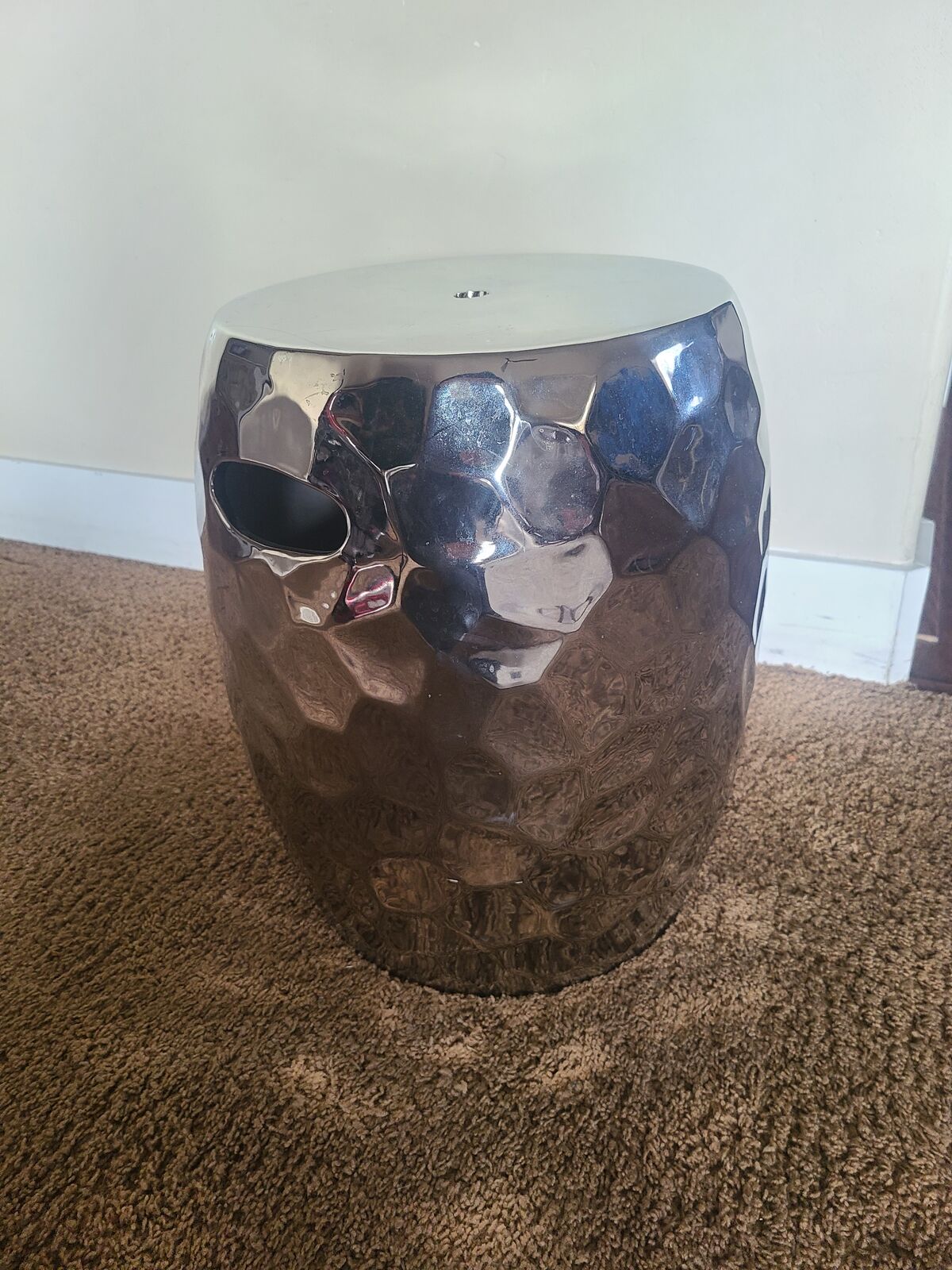 Porcelain garden stool