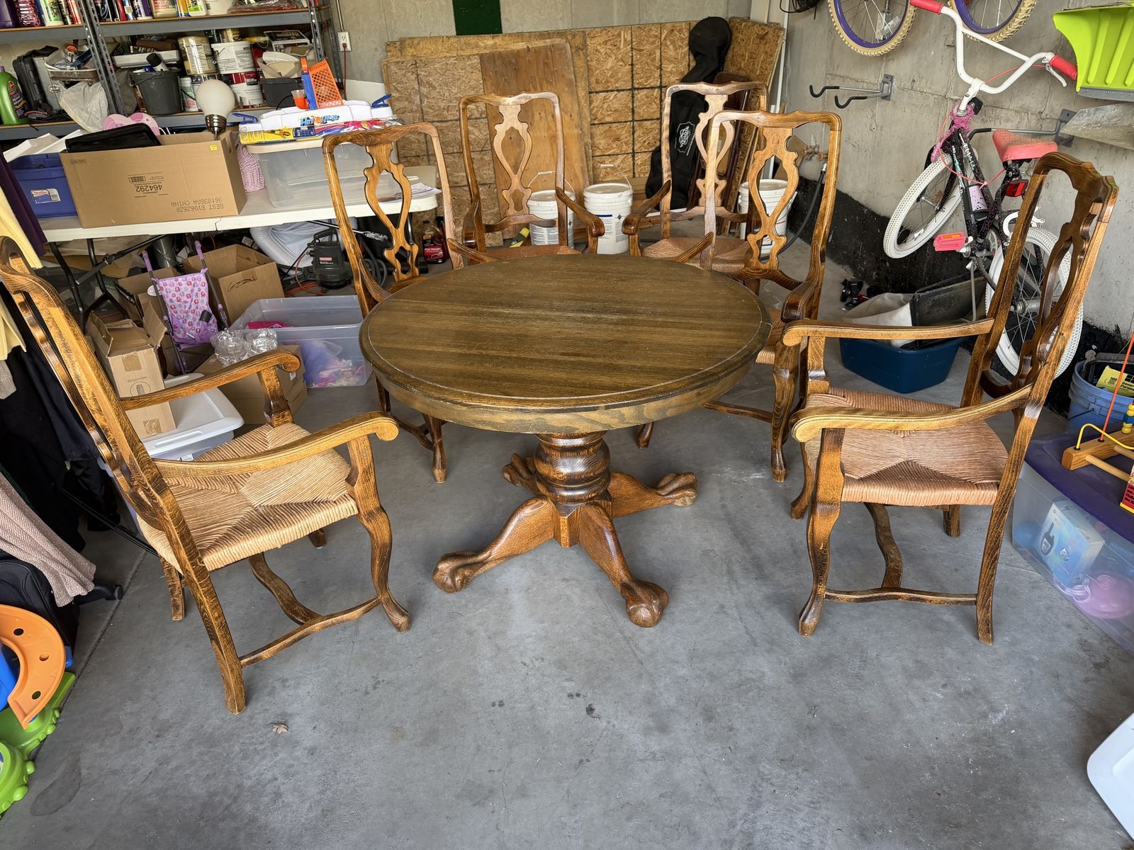 Vintage Well Made Oak Round Pedestal Dining Table with 6 Rush Seat Chairs