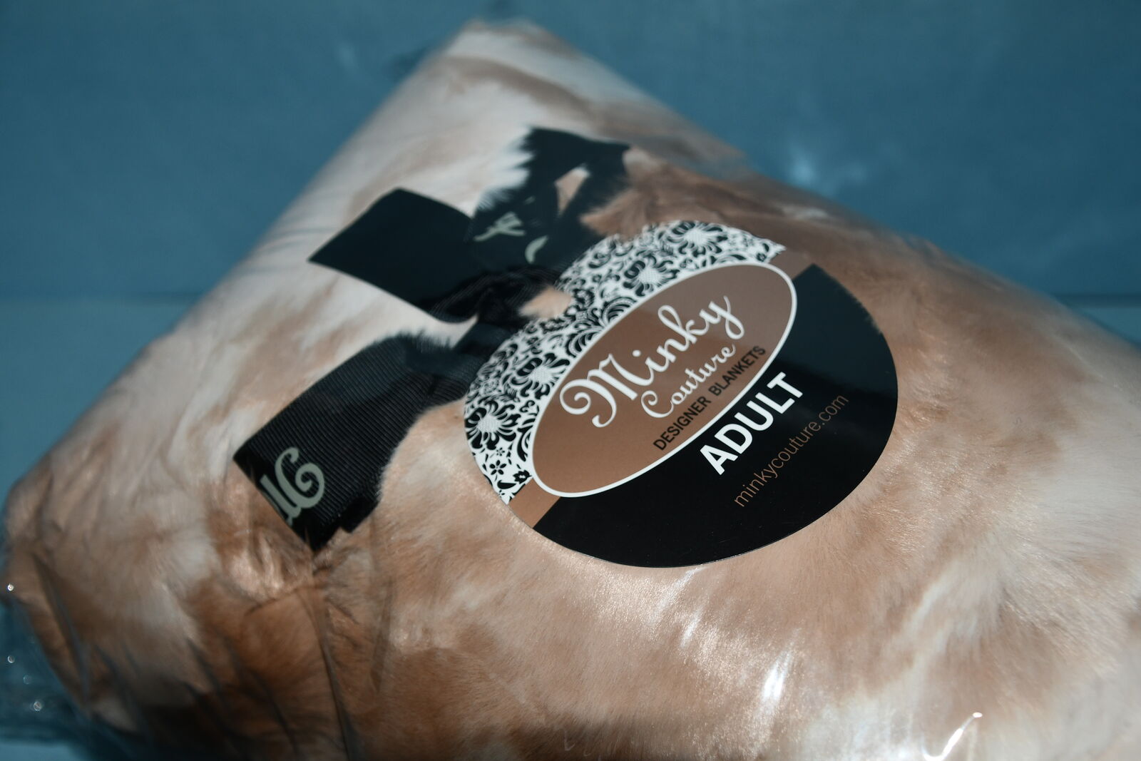 NEW, SEALED MINKY COUTURE BLANKET ~ ADULT SIZE ~ 50" x 60" ~ SHADES OF BROWN & CREAM ~ SO SOFT!