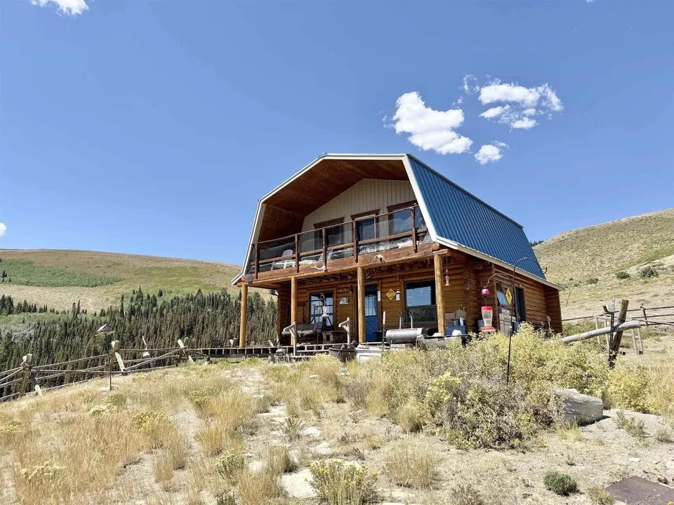 Main image 3